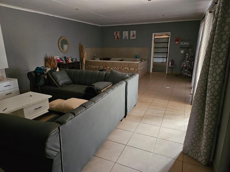 To Let 4 Bedroom Property for Rent in Kathu Northern Cape